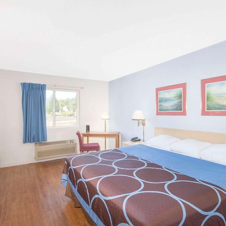 Super 8 By Wyndham Webster/Rochester Luaran gambar