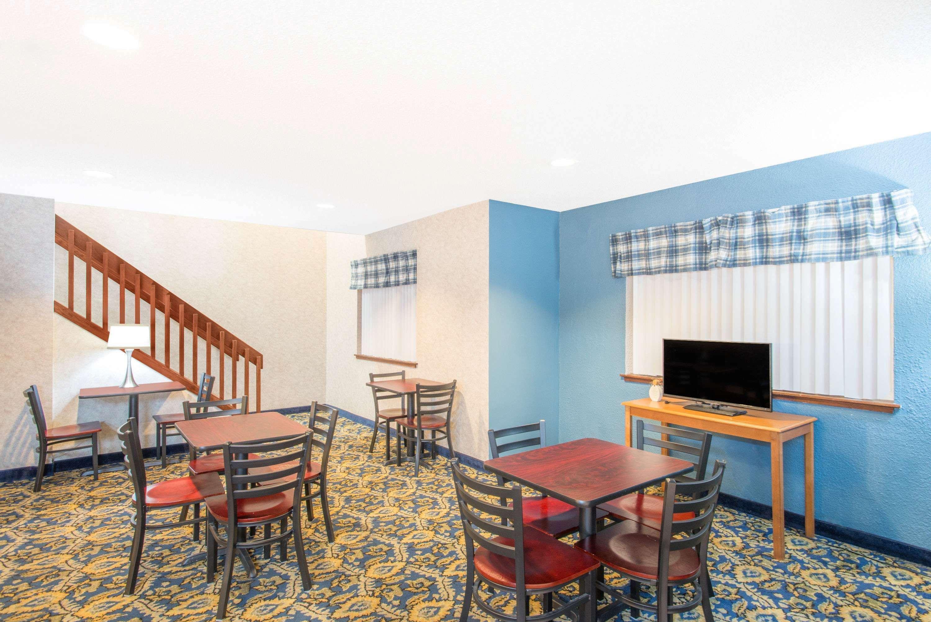 Super 8 By Wyndham Webster/Rochester Luaran gambar